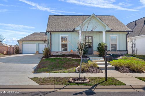 817 Long Leaf Cir, Brandon, MS, 39042-1802 | Card Image