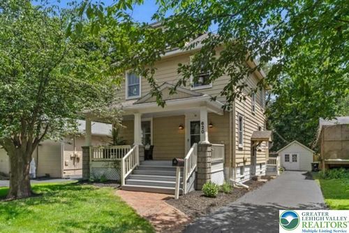 620 Wallace St, Stroudsburg, PA, 18360-2427 | Card Image