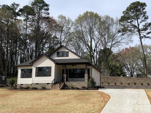 203 Willow St, Stanley, NC, 28164-1655 | Card Image