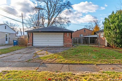 1015 Easley Dr, Westland, MI, 48186-4817 | Card Image