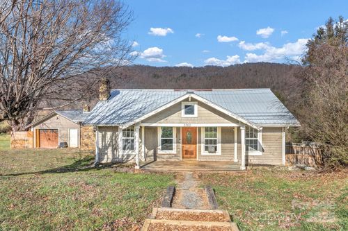 3760 Pisgah Dr, Canton, NC, 28716-2350 | Card Image