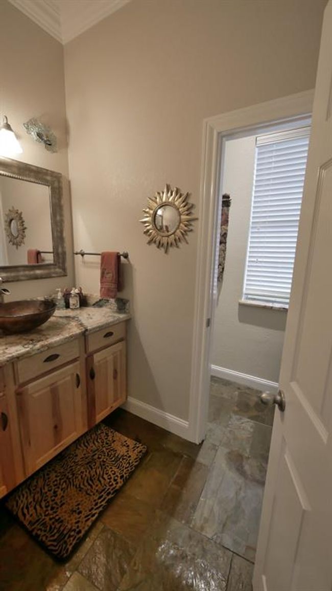 1/2 Bath #1 | Image 32
