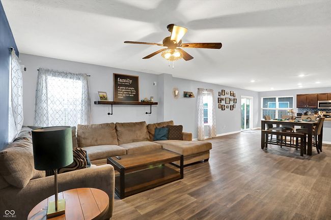 Large family room allows for an oversized couch for cozy family movie nights, large gatherings, and more. | Image 18