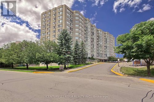 309-270 Davis Dr, Newmarket, ON, L3Y8K2 | Card Image