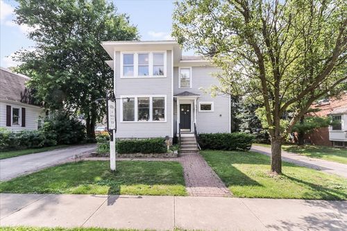124 Harrison St, Barrington, IL, 60010-3007 | Card Image