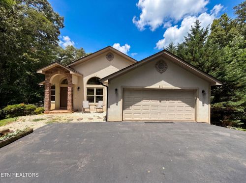 630 Rockhouse Rd, Kodak, TN, 37764-2390 | Card Image