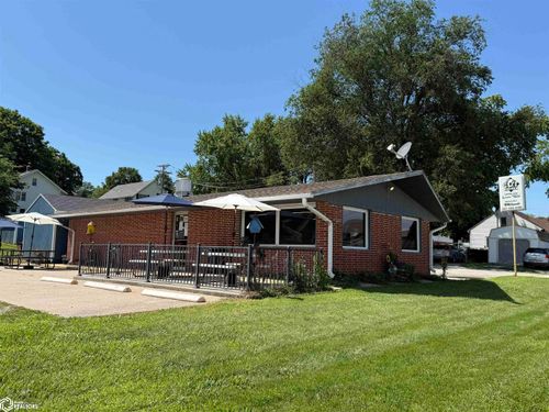 302-300 - 302 9th St, Corning, IA, 50841-1331 | Card Image