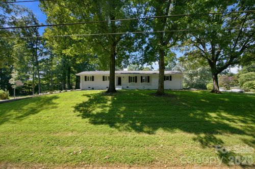 803 E 24th St, Newton, NC, 28658-1921 | Card Image