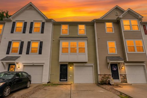 107 Pine Ln, Morgantown, WV, 26508-8827 | Card Image