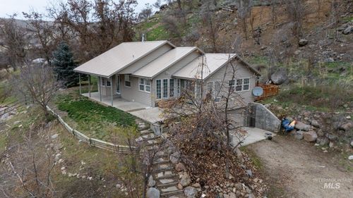 3 Branch Rd, Horseshoe Bend, ID, 83629-8046 | Card Image