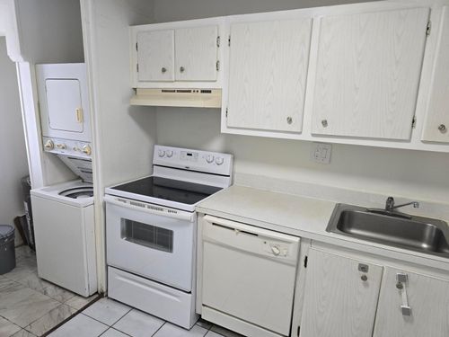 203-8060 N Colony Cir Circle, Tamarac, FL, 33321 | Card Image