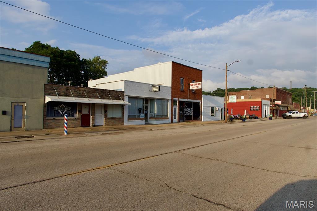131 Yoakum Ave, Chaffee, MO 63740-1136