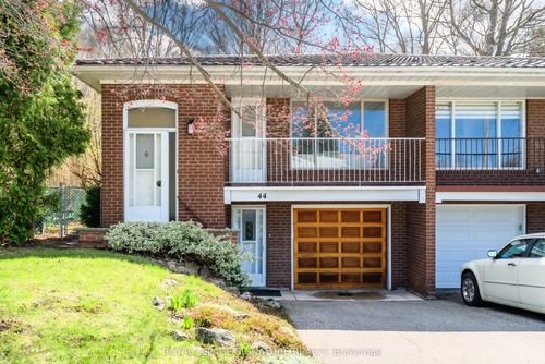 44 Harrington Cres, North York, ON, M2M2Y5 | Card Image