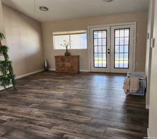 5815 Kim Valley St, San Antonio, TX, 78242-2212 | Card Image