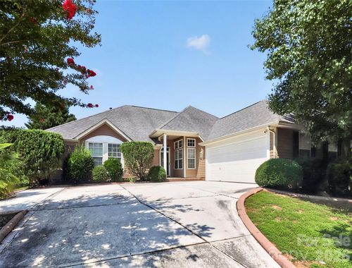 14642 Hawick Manor Ln, Pineville, NC, 28134-6405 | Card Image