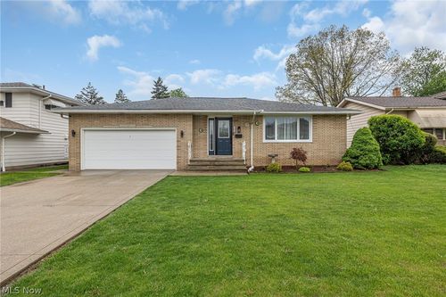 12017 Denver Drive, Parma Heights, OH, 44130 | Card Image