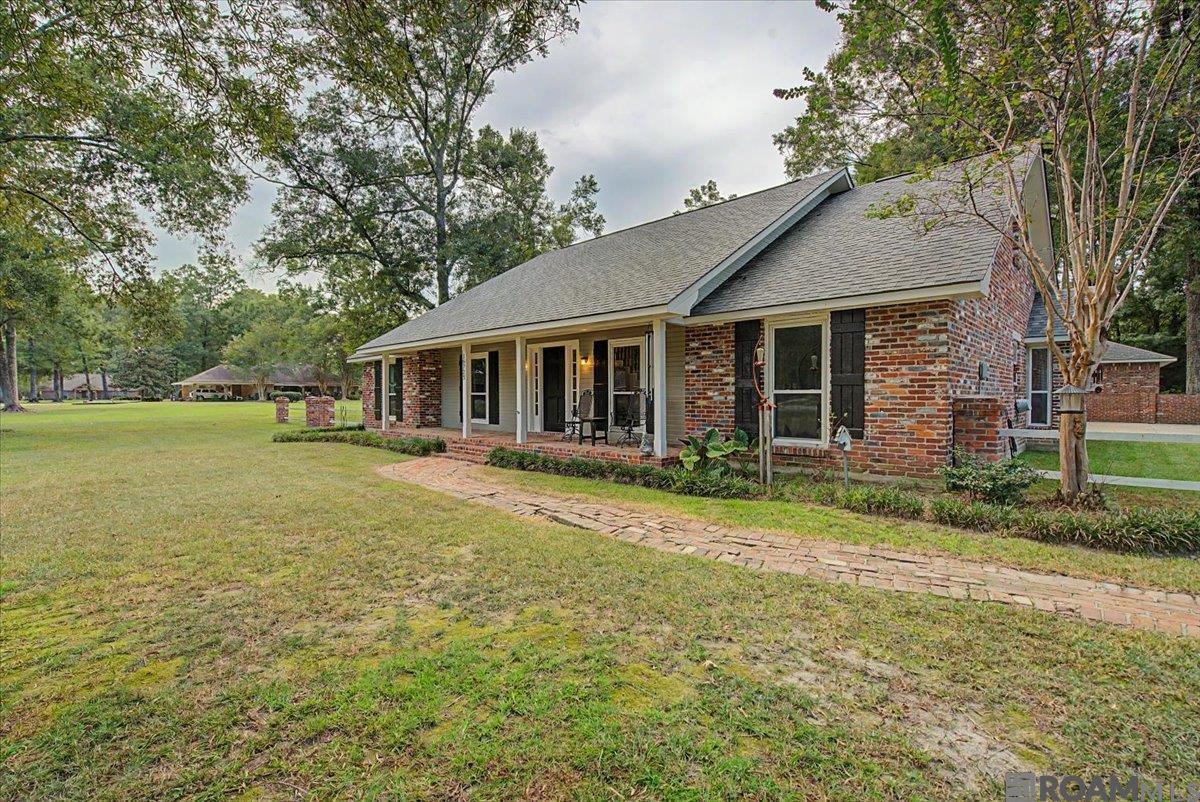 Residential in Greenwell Springs 3