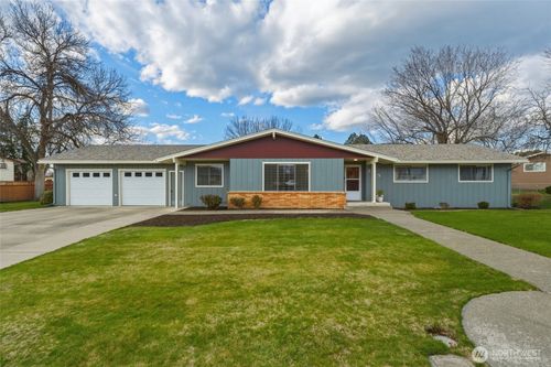 305 Ne A Street, College Place, WA, 99324 | Card Image