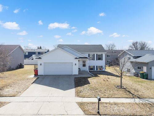 407 8th St Nw, Dodge Center, MN, 55927-9155 | Card Image
