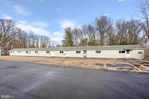 145 Chamberlaine Ave, Pottsville, PA, 17901-8649 | Card Image