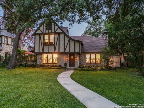 131 Park Dr, San Antonio, TX, 78212-2506 | Card Image