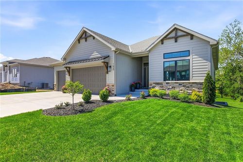1820 Homestead Dr, Liberty, MO, 64068-7182 | Card Image
