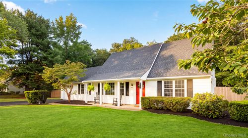 215 Parkside Ave, Miller Place, NY, 11764-3523 | Card Image