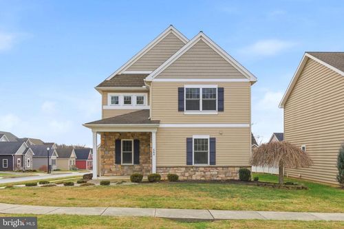 664 Richmond Dr, Lancaster, PA, 17601-8812 | Card Image