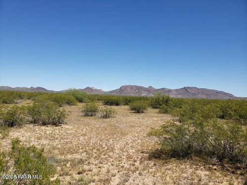 00XX Trezler Road, Aguila, AZ, 85320 | Card Image