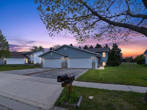 808 N Clover Ln, Cottage Grove, WI, 53527-9432 | Card Image