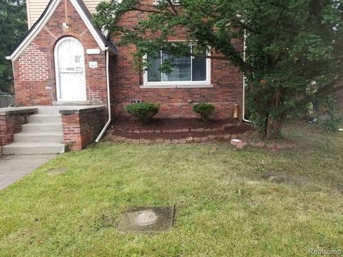 14402 Southfield Fwy, Detroit, MI, 48223-3587 | Card Image