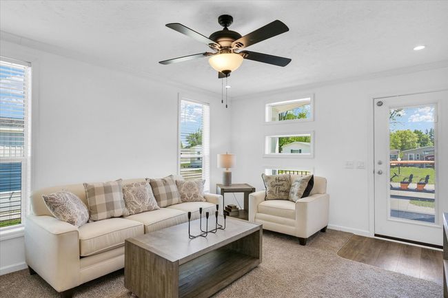 305 Mclean St, Home with 3 bedrooms, 2 bathrooms and 2 parking in Mahomet IL | Image 7