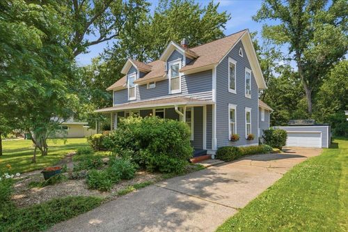 413 E 1st St, NEW RICHMOND, WI, 54017-2051 | Card Image