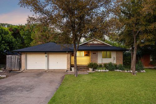 8938 Angleton Pl, Dallas, TX, 75243-7102 | Card Image