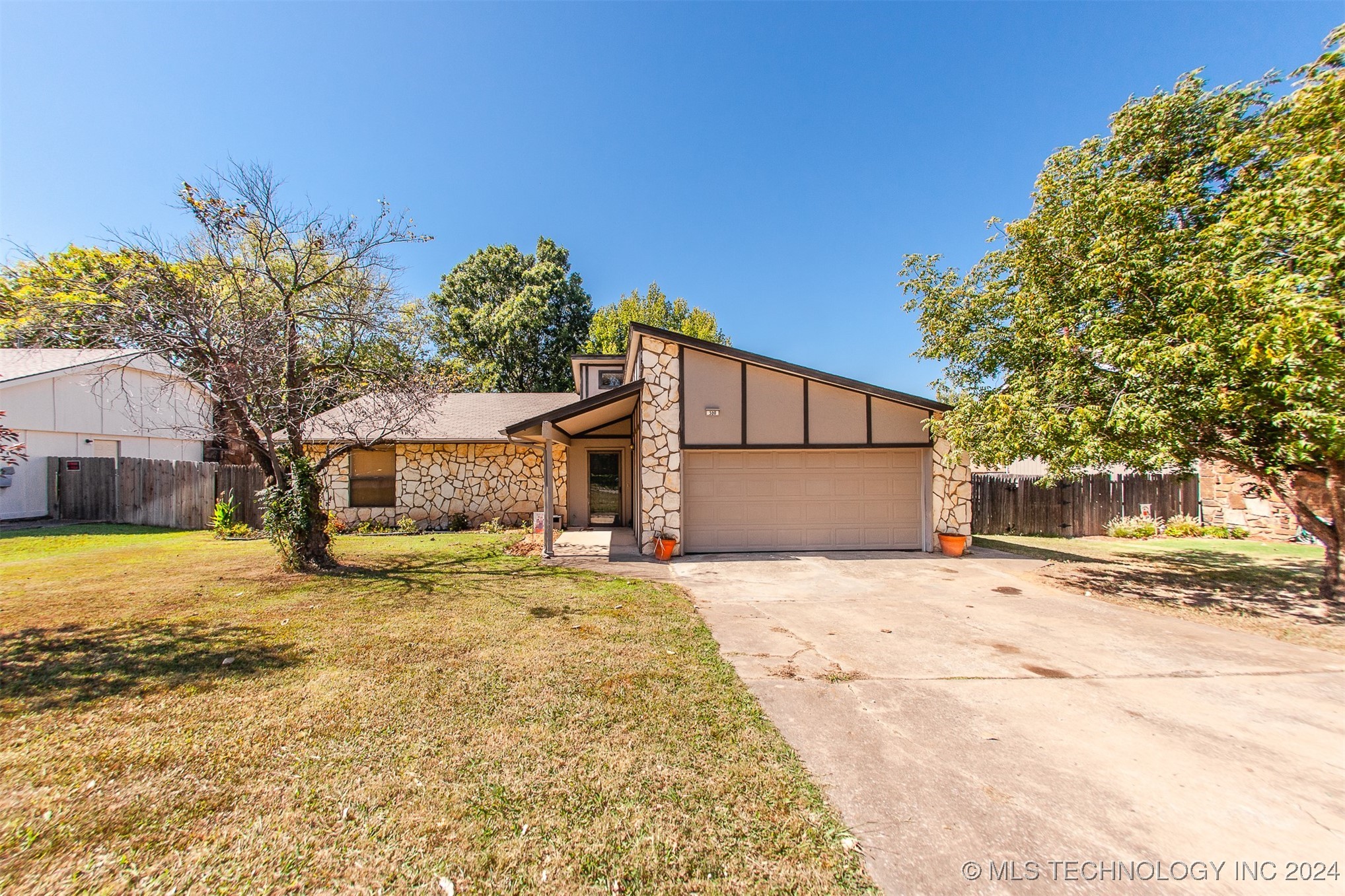 Hemlock Ave, Broken Arrow, OK 74012