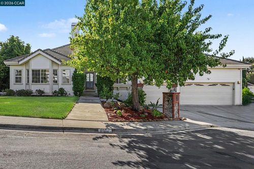 4004 Browning Dr, Concord, CA, 94518-1700 | Card Image