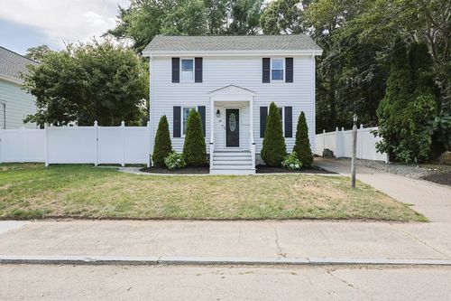 18 Solomon St, Attleboro, MA, 02703-4204 | Card Image