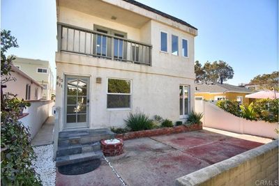 813 Balboa Court, Home with 4 bedrooms, 3 bathrooms and 3 parking in San Diego CA | Image 3