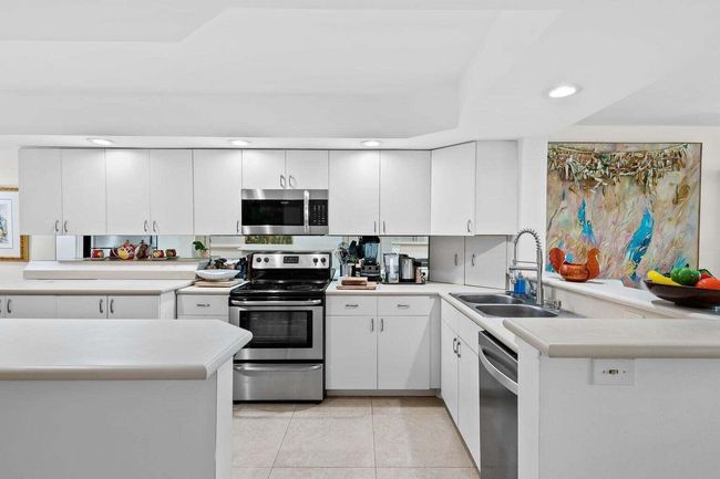 APT-304 - 155 Isle Of Venice Dr, Condo with 2 bedrooms, 2 bathrooms and null parking in Fort Lauderdale FL | Image 9