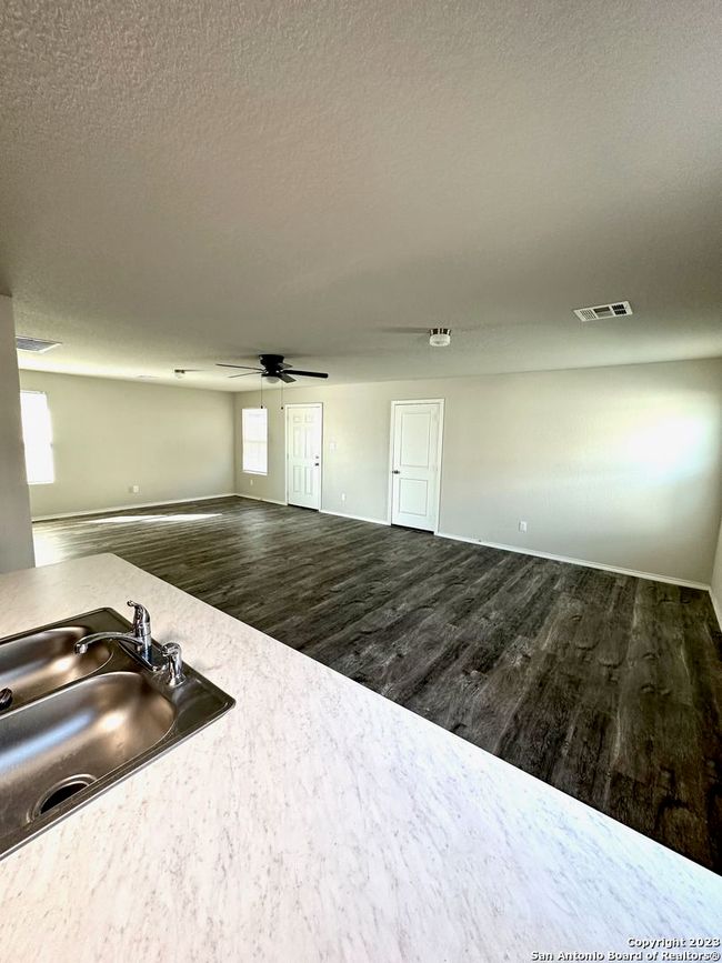 5206 Everett Loop, House other with 3 bedrooms, 2 bathrooms and null parking in Converse TX | Image 12