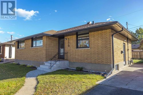 116 Elmwood Cres, Thunder Bay, ON, P7E6A7 | Card Image