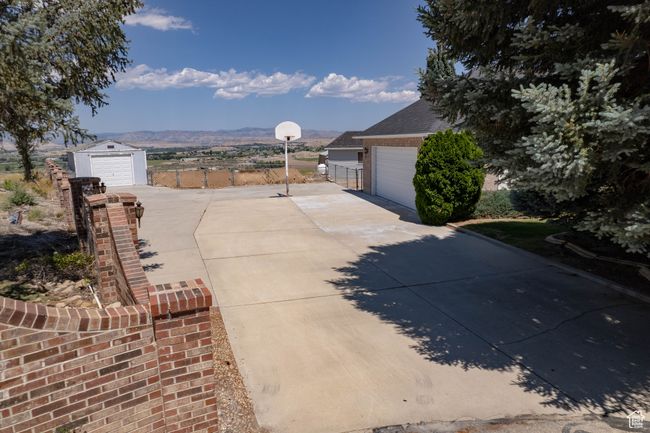 1416 E Valley View Dr, House other with 4 bedrooms, 3 bathrooms and null parking in Wellington UT | Image 58