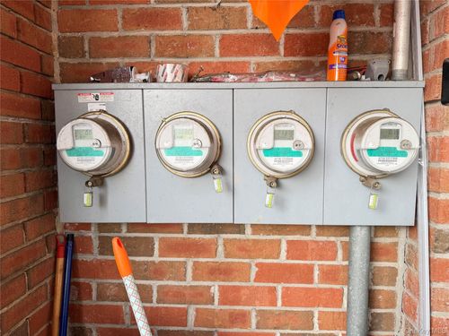 94 218th St, Queens Village, NY, 11428-2155 | Card Image