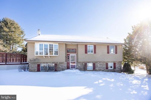 45 Wagner Ln, COATESVILLE, PA, 19320-4171 | Card Image