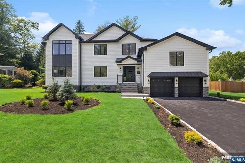 513 Hensler Ln, Oradell, NJ, 07649-1310 | Card Image