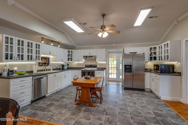 966 W Island View Rd, House other with 3 bedrooms, 2 bathrooms and null parking in Bath NC | Image 32