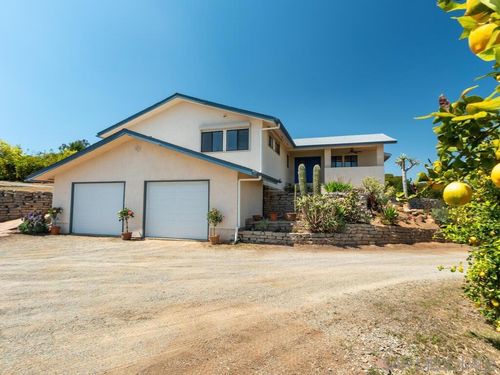 12040 Sierra Rojo Rd, Valley Center, CA, 92082-5707 | Card Image