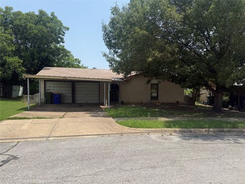 6148 Estill Dr, Watauga, TX, 76148-3001 | Card Image
