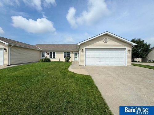 5559 N 26th Pl, Lincoln, NE, 68521-5814 | Card Image