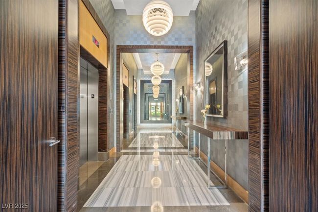 UNIT-3005 - 222 Karen Ave, Home with 1 bedrooms, 2 bathrooms and 1 parking in Las Vegas NV | Image 6